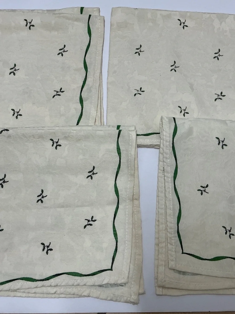 Spode Christmas Tree Tablecloth and 4 Table Napkins